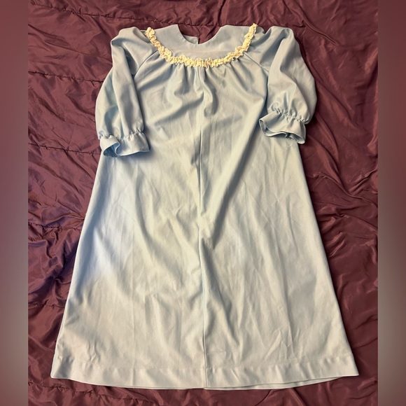 Vintage night gown blue looks to be hand made size is as shown beautiful piece - Picture 5 of 5